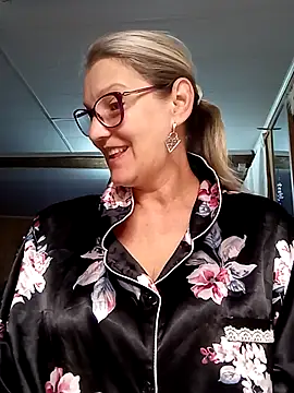 irinamaux online show from 10, 10, 2025