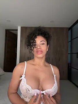 Snapshot of Brunettexio chatting on 14, 12, 2024 Brunettexio online show from 14, 12, 2024