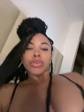 Snapshot of Brunettexio chatting on 22, 2, 2025 Brunettexio online show from 22, 2, 2025