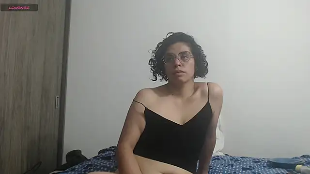 Snapshot of Anne_purple chatting on 27, 1, 2025 Anne purple online show from 27, 1, 2025