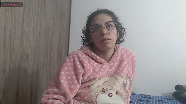 Snapshot of Anne_purple chatting on 29, 1, 2025 Anne purple online show from 29, 1, 2025