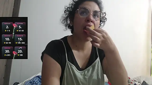 Snapshot of Anne_purple chatting on 11, 3, 2025 Anne purple online show from 11, 3, 2025