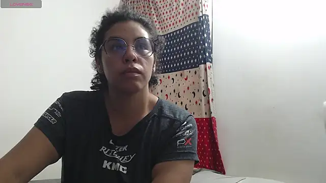 Snapshot of Anne_purple chatting on 10, 9, 2025 Anne purple online show from 10, 9, 2025