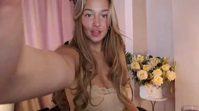 Snapshot of Milk_Bunny chatting on 12, 2, 2025 Milk Bunny online show from 12, 2, 2025