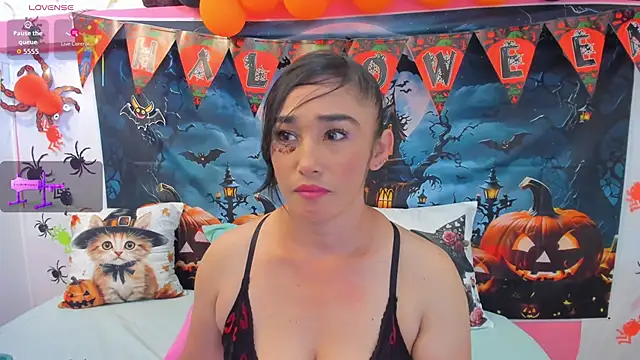 charlotte-11 online show from 14, 10, 2025