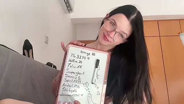 RoxiBlack online show from 29, 11, 2025