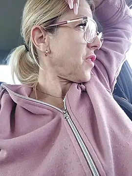 blondyruby online show from 20, 4, 2026