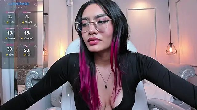 AzuraKindong online show from 6, 3, 2025