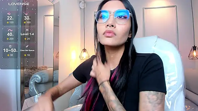 AzuraKindong online show from 7, 11, 2025