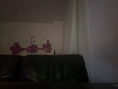 Snapshot of greedybratt chatting on 7, 1, 2025 greedybratt online show from 7, 1, 2025