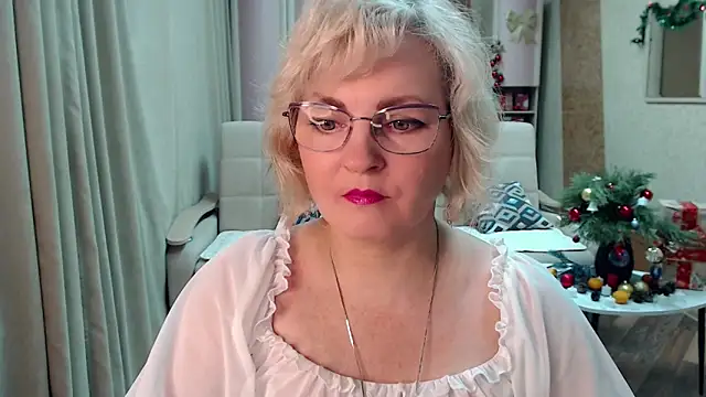 BlondeBrilliant7 online show from 22, 12, 2024