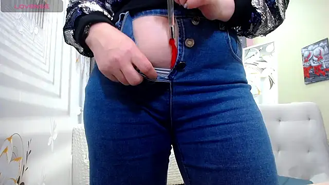 BlondeBrilliant7 online show from 27, 12, 2024