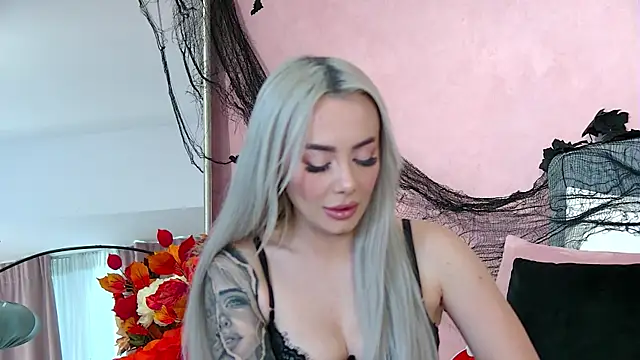 Snapshot of FrancescaMcGray chatting on 30, 10, 2025 FrancescaMcGray online show from 30, 10, 2025