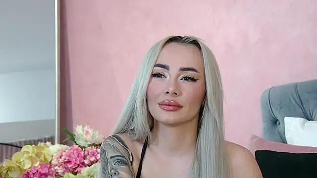 Snapshot of FrancescaMcGray chatting on 13, 11, 2025 FrancescaMcGray online show from 13, 11, 2025