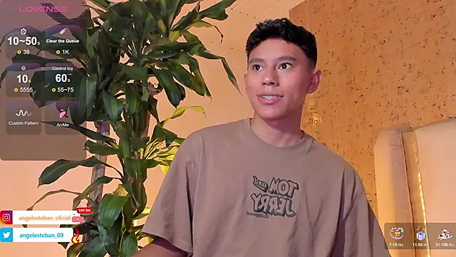 Snapshot of Angel_esteban_fx chatting on 2, 2, 2025 Angel esteban fx online show from 2, 2, 2025