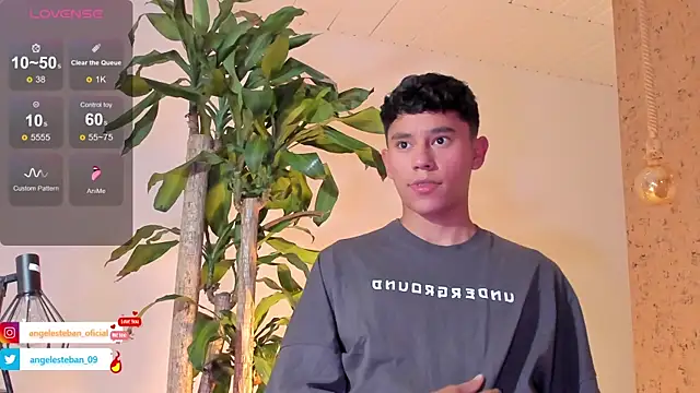 Snapshot of Angel_esteban_fx chatting on 6, 2, 2025 Angel esteban fx online show from 6, 2, 2025