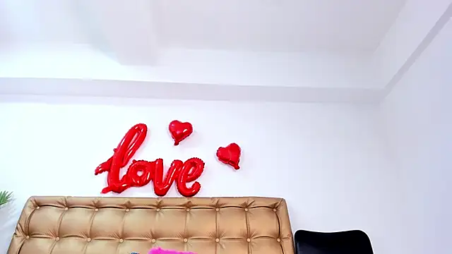 Snapshot of sophie-newton chatting on 22, 3, 2025 sophie-newton online show from 22, 3, 2025