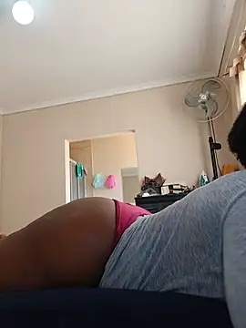 Snapshot of curvybigAssxx chatting on 8, 7, 2026 curvybigAssxx online show from 8, 7, 2026