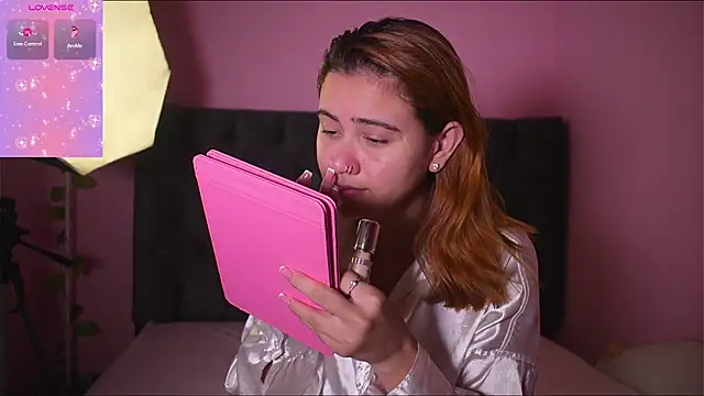 IsabellaFerreiraa online show from 21, 3, 2025