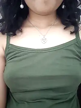 Snapshot of Angleannie chatting on 3, 10, 2025 Angleannie online show from 3, 10, 2025