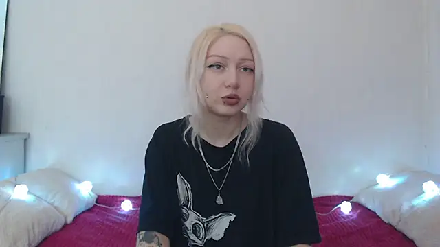 Snapshot of Emily_hardcore chatting on 7, 7, 2026 Emily hardcore online show from 7, 7, 2026