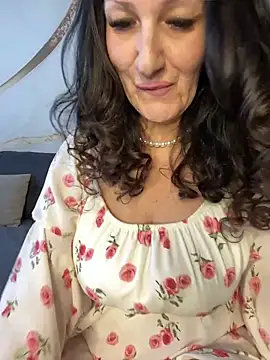 Snapshot of Katie-n chatting on 26, 5, 2026 Katie-n online show from 26, 5, 2026