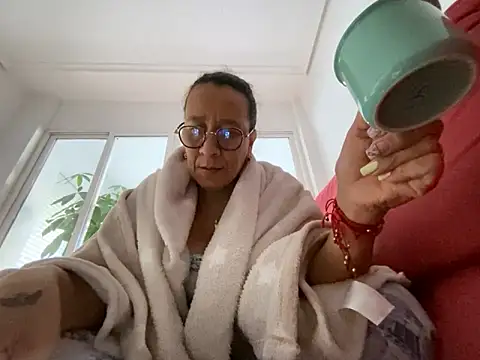 sweeviolet online show from 9, 2, 2025