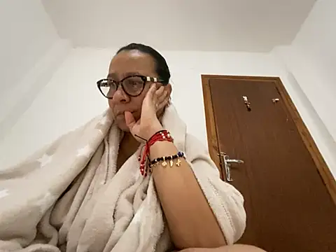 Snapshot of sweeviolet chatting on 21, 4, 2026 sweeviolet online show from 21, 4, 2026