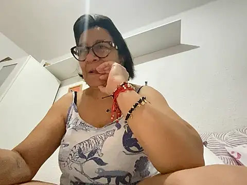 Snapshot of sweeviolet chatting on 5, 5, 2026 sweeviolet online show from 5, 5, 2026