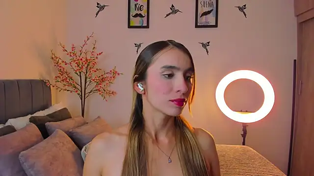 Snapshot of im_sarah34 chatting on 18, 12, 2024 im sarah34 online show from 18, 12, 2024