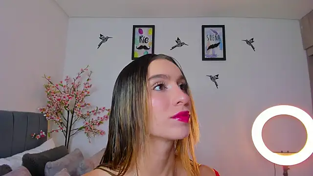 Snapshot of im_sarah34 chatting on 4, 1, 2025 im sarah34 online show from 4, 1, 2025