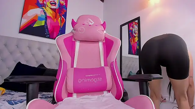 KristalFoxx online show from 25, 11, 2025