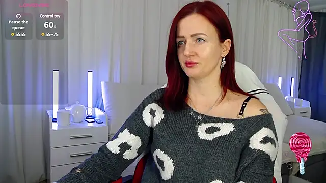 Snapshot of ElisaJane chatting on 4, 2, 2025 ElisaJane online show from 4, 2, 2025