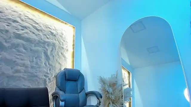 Isa  Blanc online show from 27, 2, 2025