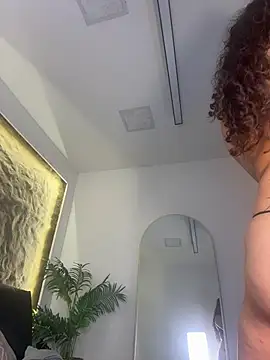 Snapshot of Isa__Blanc chatting on 13, 5, 2026 Isa Blanc online show from 13, 5, 2026