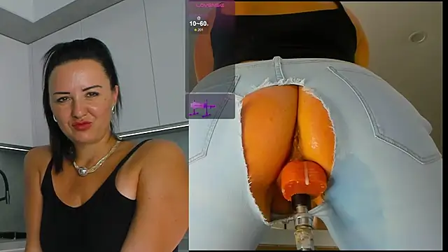 Snapshot of jess_benz chatting on 4, 3, 2025 jess benz online show from 4, 3, 2025