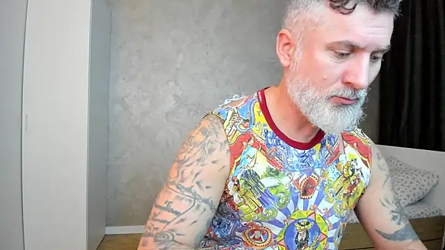 Snapshot of BlowMyXXL chatting on 8, 1, 2025 BlowMyXXL online show from 8, 1, 2025