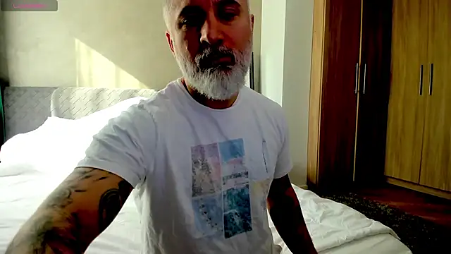 Snapshot of BlowMyXXL chatting on 24, 2, 2025 BlowMyXXL online show from 24, 2, 2025