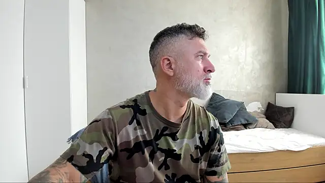 Snapshot of BlowMyXXL chatting on 10, 9, 2025 BlowMyXXL online show from 10, 9, 2025