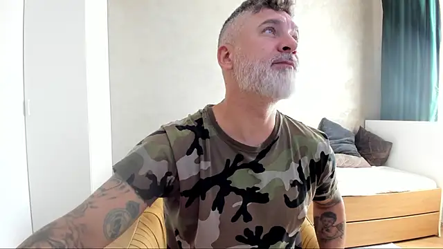 Snapshot of BlowMyXXL chatting on 11, 9, 2025 BlowMyXXL online show from 11, 9, 2025