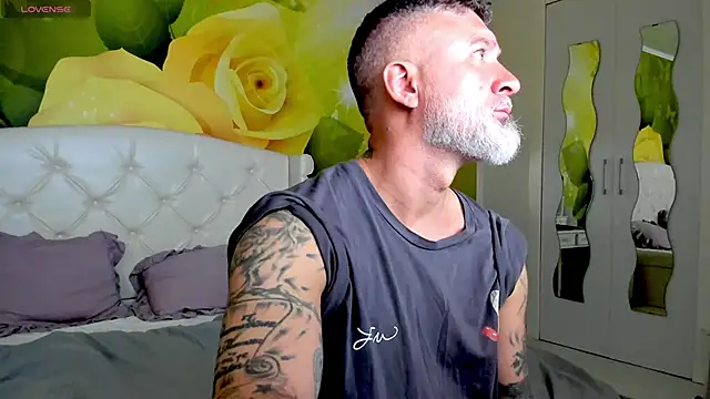 Snapshot of BlowMyXXL chatting on 21, 10, 2025 BlowMyXXL online show from 21, 10, 2025