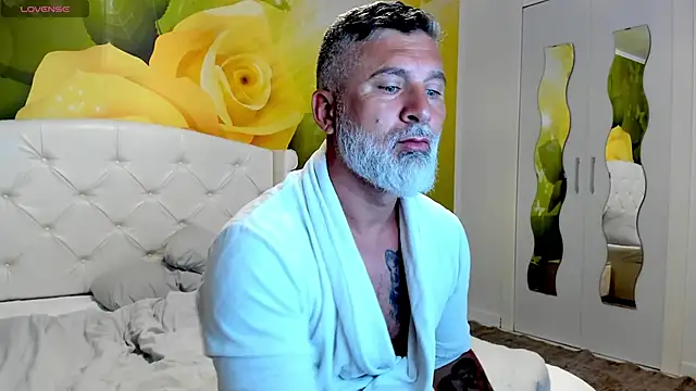 Snapshot of BlowMyXXL chatting on 5, 11, 2025 BlowMyXXL online show from 5, 11, 2025