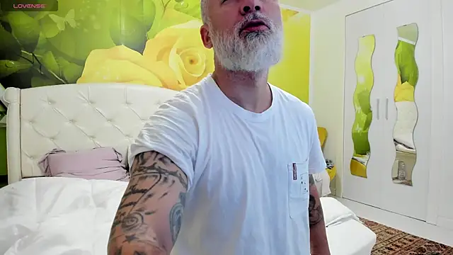 BlowMyXXL online show from 4, 4, 2026