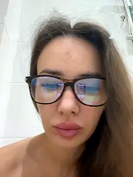 TeenieM online show from 10, 10, 2025