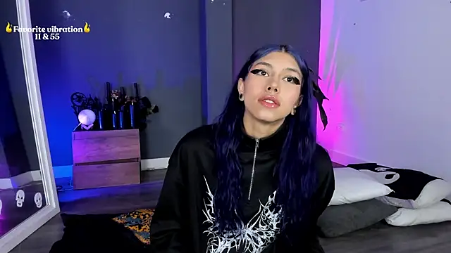 Snapshot of Raven_Witch_ chatting on 17, 5, 2026 Raven Witch online show from 17, 5, 2026