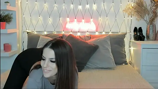 Snapshot of CassyCain chatting on 28, 2, 2025 CassyCain online show from 28, 2, 2025