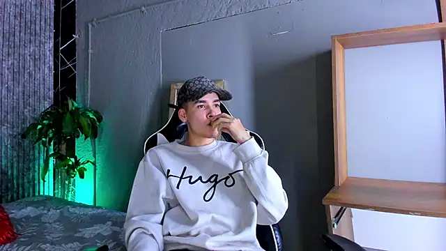 Mike 0233  online show from 19, 3, 2025