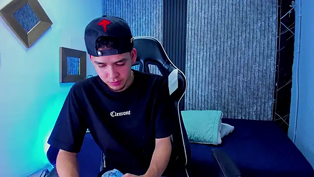 Mike 0233  online show from 28, 10, 2025