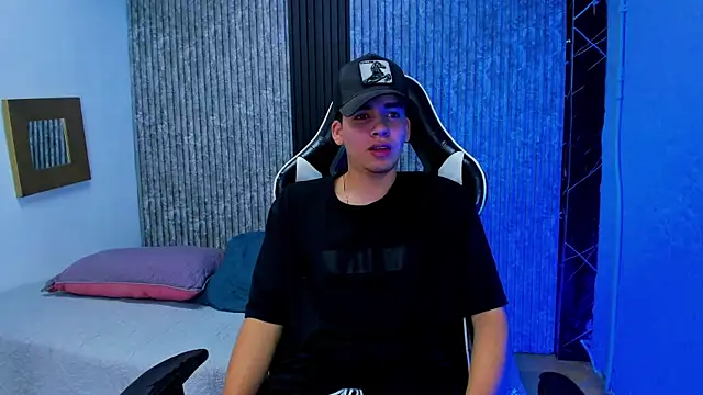 Mike 0233  online show from 18, 12, 2025