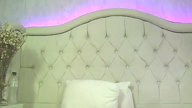 Snapshot of carolinesampaio chatting on 15, 11, 2025 carolinesampaio online show from 15, 11, 2025